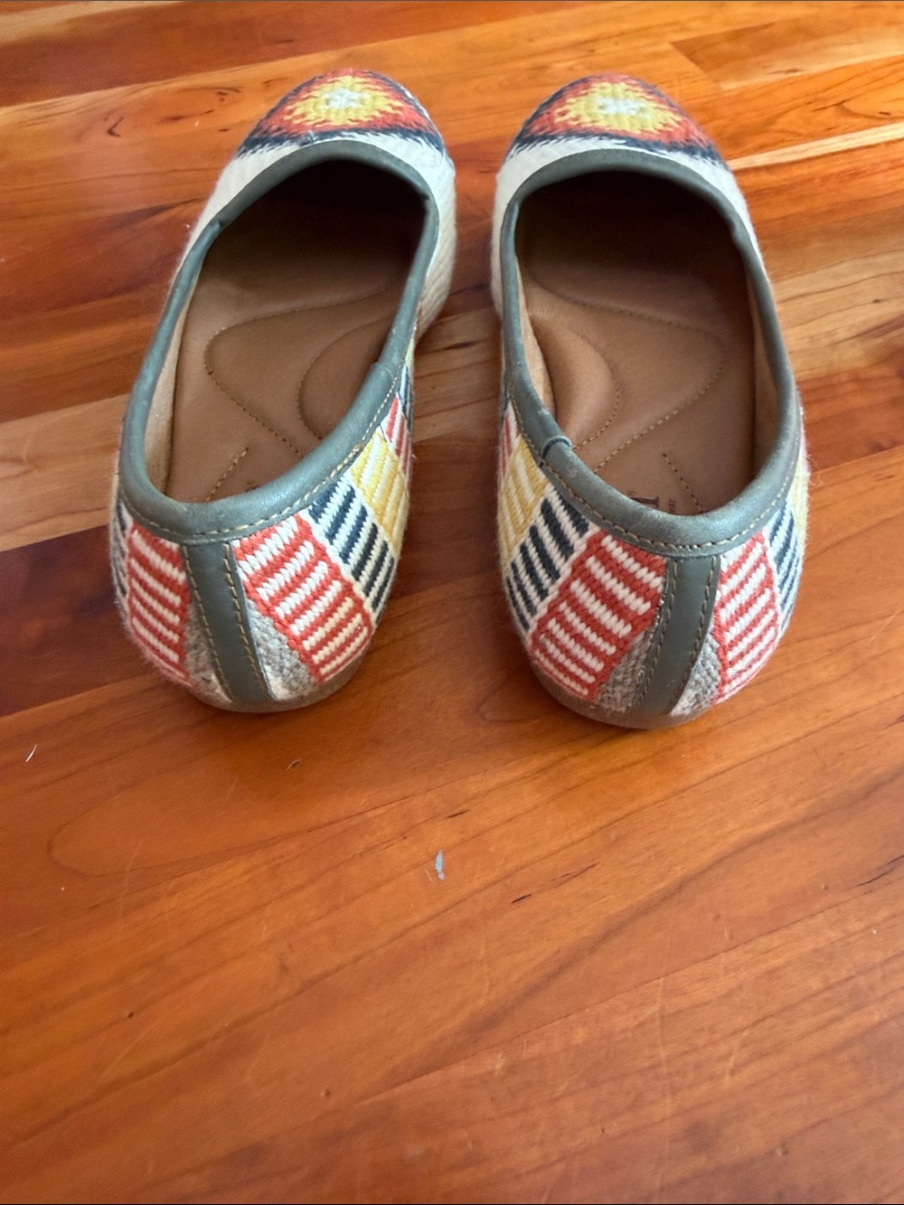 Born Womens Giselle Flat - size 8 - Picture 4 of 6